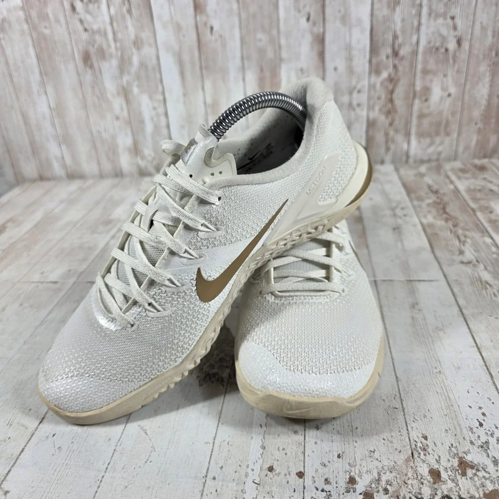 Nike Metcon 4 Womens 9.5 Sail Metallic Gold Training Shoes AV2141-120